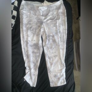 Women’s Chico's Cloud Print White Leggings